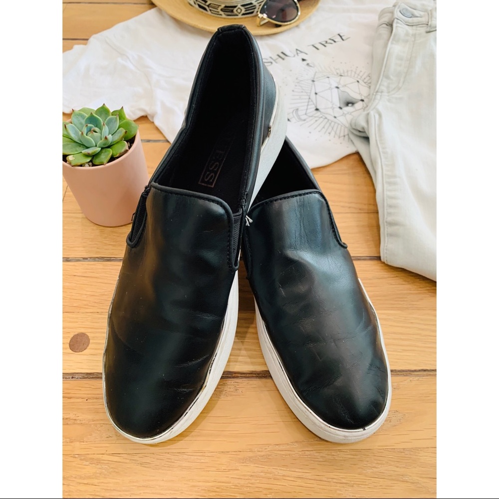 GUESS Slip-on Sneakers